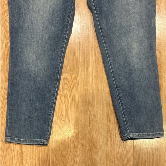 Democracy Ab Technology Women's Distress Jeans Size 16W - Picture 4 of 14
